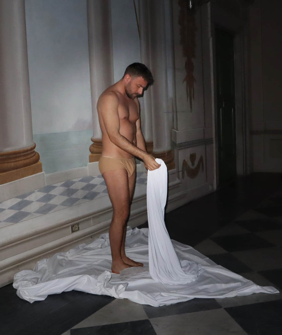 3 — Performance / Holo + Video — Filippo Papa