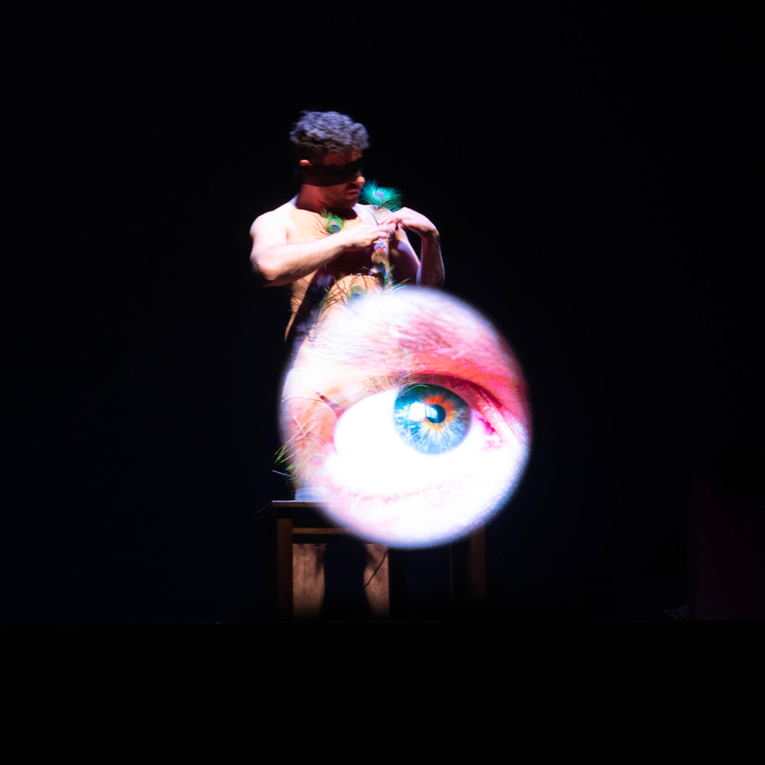 Lo Sguardo di Eros — Filippo Papa, performance e installazione olografica